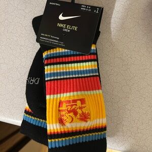 Mens Nike Elite Crew Multicolor Socks LBJ (DA5076 060) size M mens 6-8